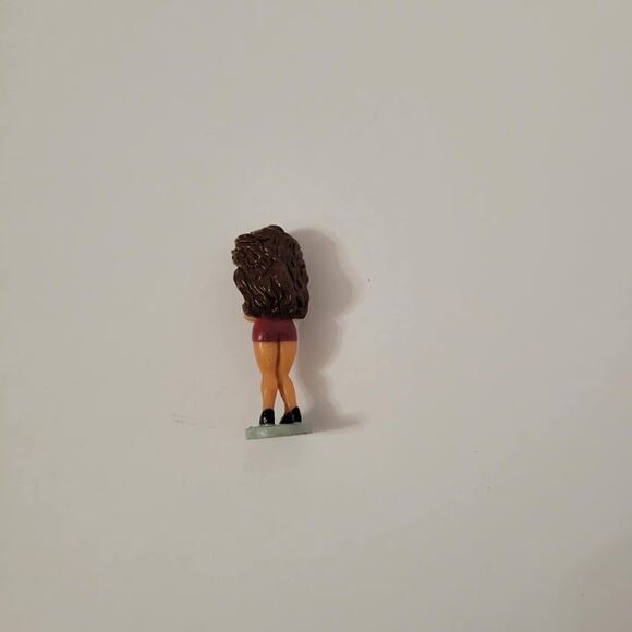 Lil Homies "Shorty Girl" Series 4 Mini Figure 1.75" 1/32 - Picture 3 of 3